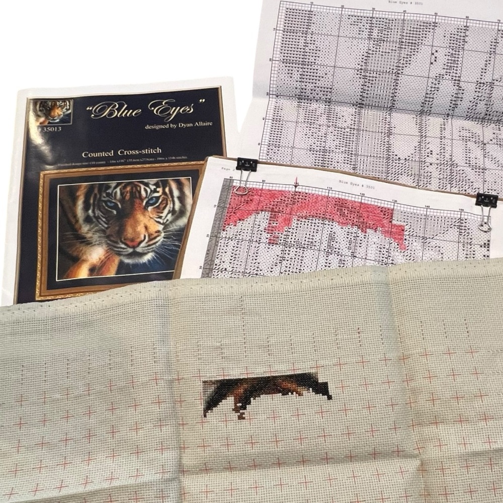 Kustom Krafts Blue Eyes Tiger Counted‎ Cross Stitch #35013 Chart Graphed Fabric